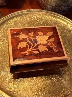 Vintage Wooden Decorative Music Box w Floral Inlay, Made in Italy